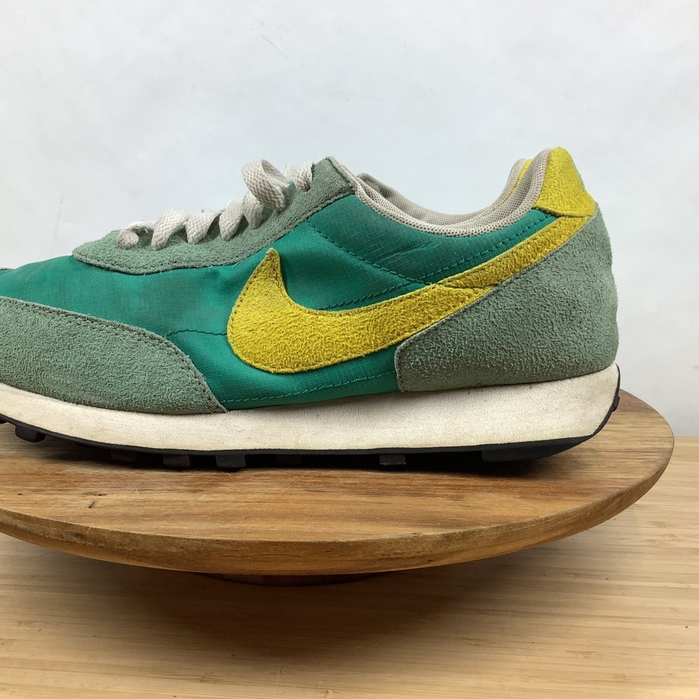 Nike Waffle Men's Size 9 Green Yellow Retro Running Shoes Sneakers DA0824-300